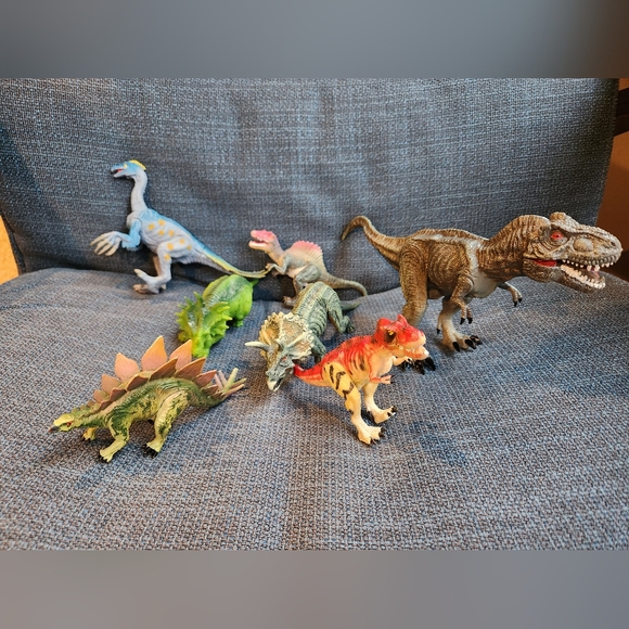 LOT 7 Realistic Poseable Toy Action Figure Dinosaurs 5"-10" (length) - Picture 1 of 4